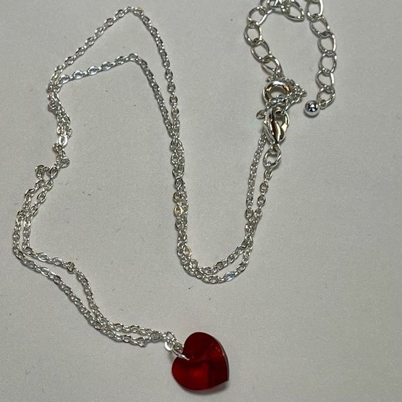 Avon Red Heart Crystallized Elements Necklace NIB - Picture 1 of 4